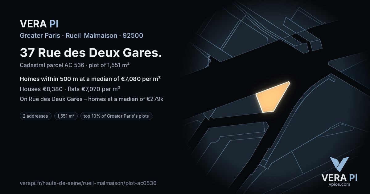 37 Rue des Deux Gares, Rueil-Malmaison at night – the plot lit, the parcels around coloured by the prices near them