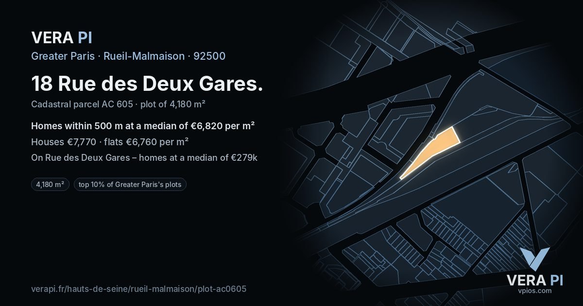 18 Rue des Deux Gares, Rueil-Malmaison at night – the plot lit, the parcels around coloured by the prices near them