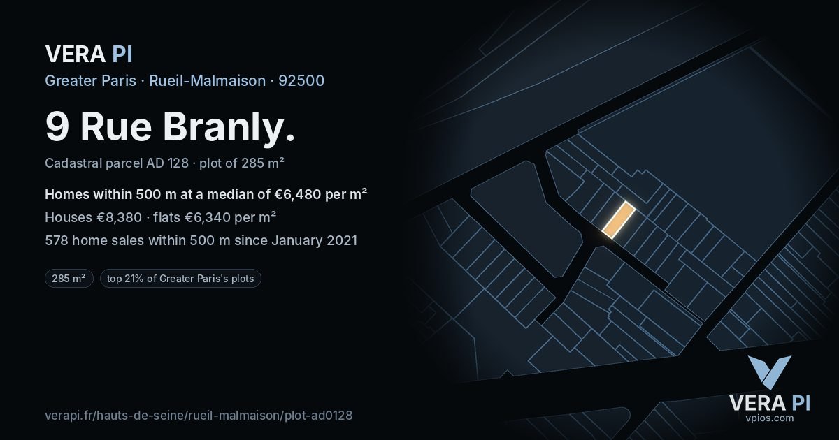 9 Rue Branly, Rueil-Malmaison at night – the plot lit, the parcels around coloured by the prices near them