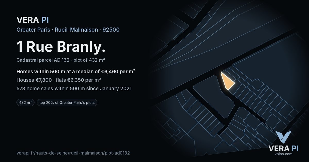 1 Rue Branly, Rueil-Malmaison at night – the plot lit, the parcels around coloured by the prices near them
