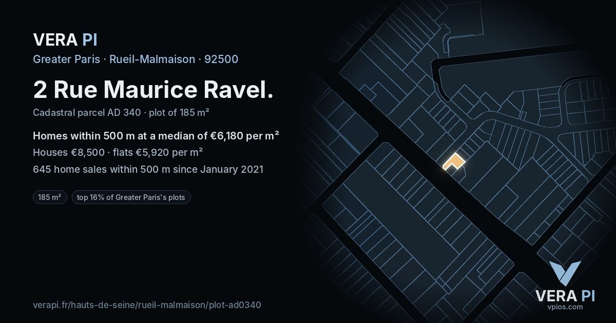 2 Rue Maurice Ravel, Rueil-Malmaison at night – the plot lit, the parcels around coloured by the prices near them