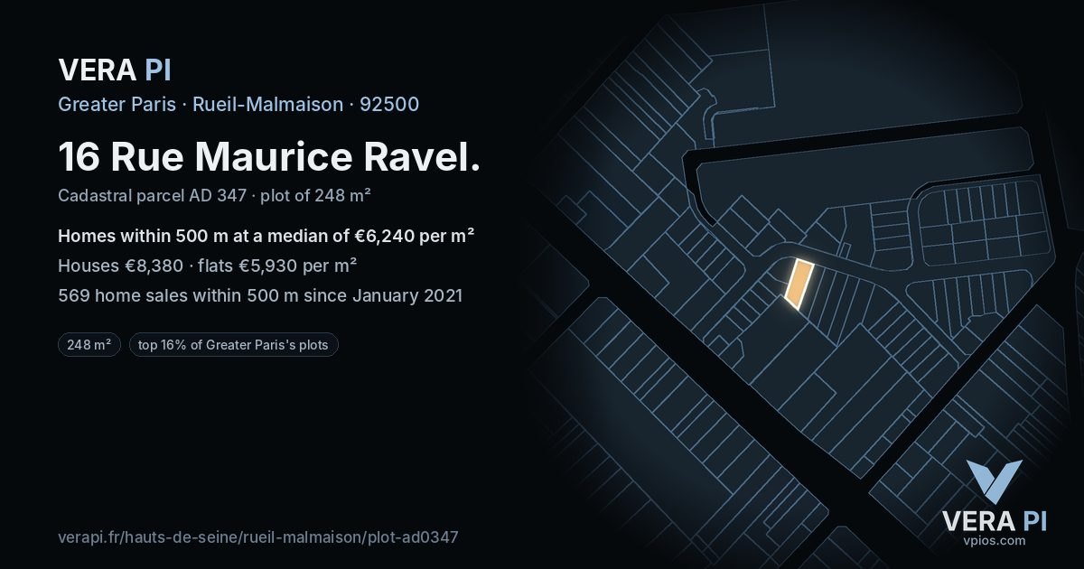 16 Rue Maurice Ravel, Rueil-Malmaison at night – the plot lit, the parcels around coloured by the prices near them