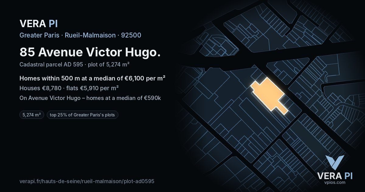 85 Avenue Victor Hugo, Rueil-Malmaison at night – the plot lit, the parcels around coloured by the prices near them