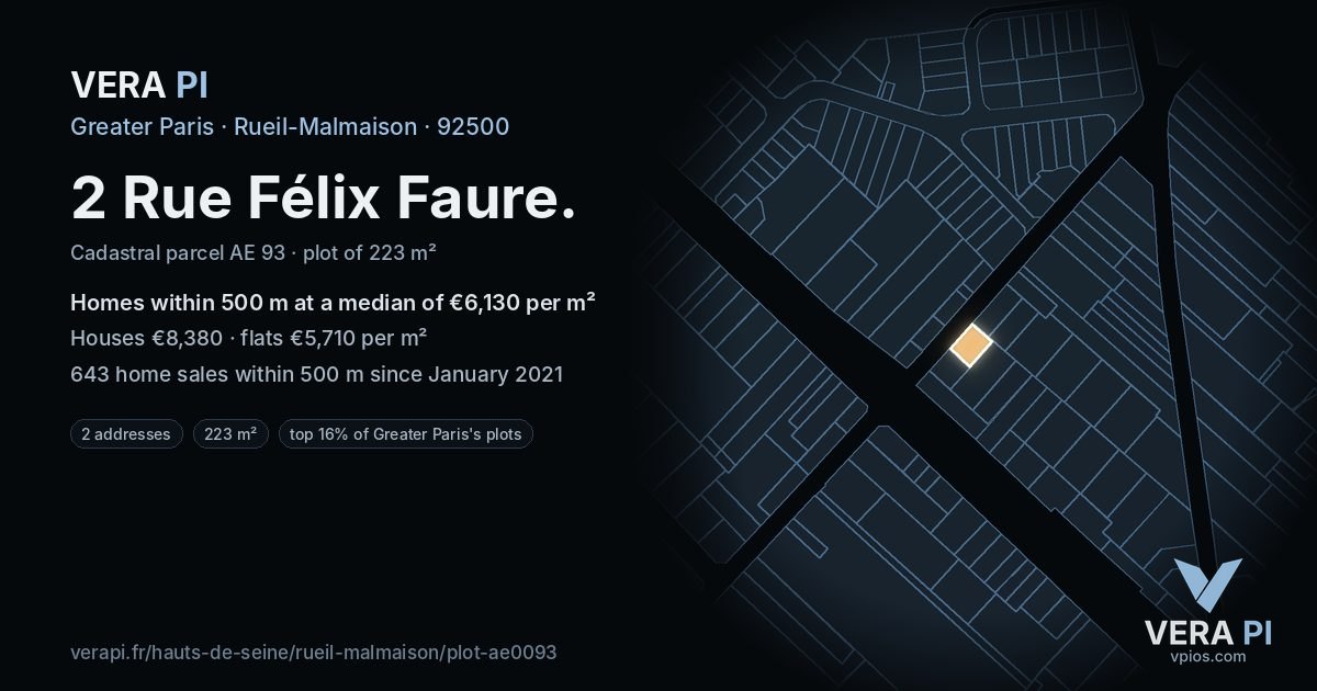 2 Rue Félix Faure, Rueil-Malmaison at night – the plot lit, the parcels around coloured by the prices near them