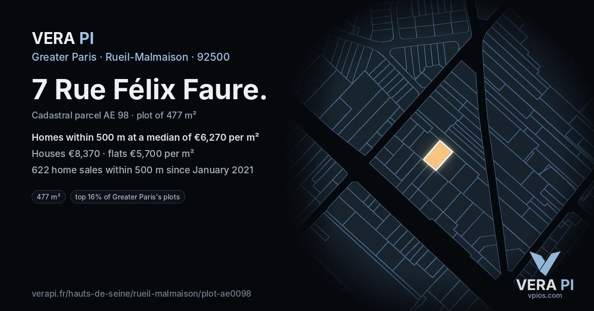 7 Rue Félix Faure, Rueil-Malmaison at night – the plot lit, the parcels around coloured by the prices near them