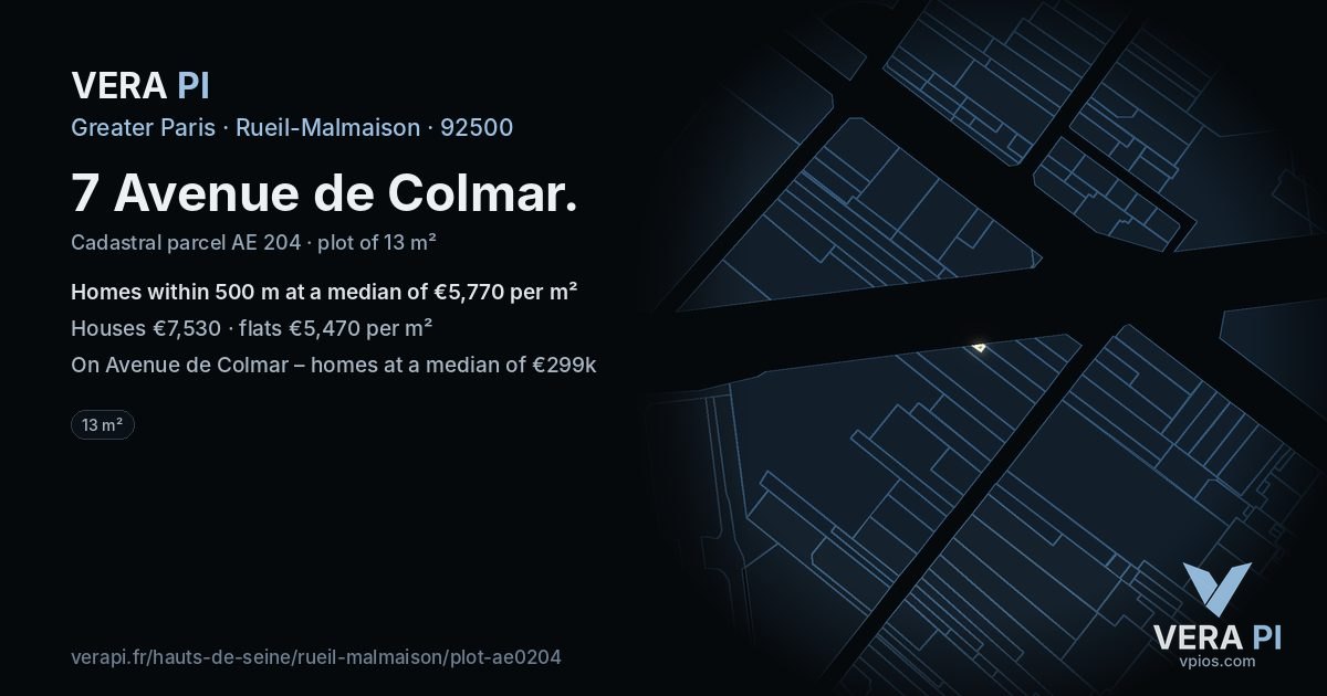 7 Avenue de Colmar, Rueil-Malmaison at night – the plot lit, the parcels around coloured by the prices near them