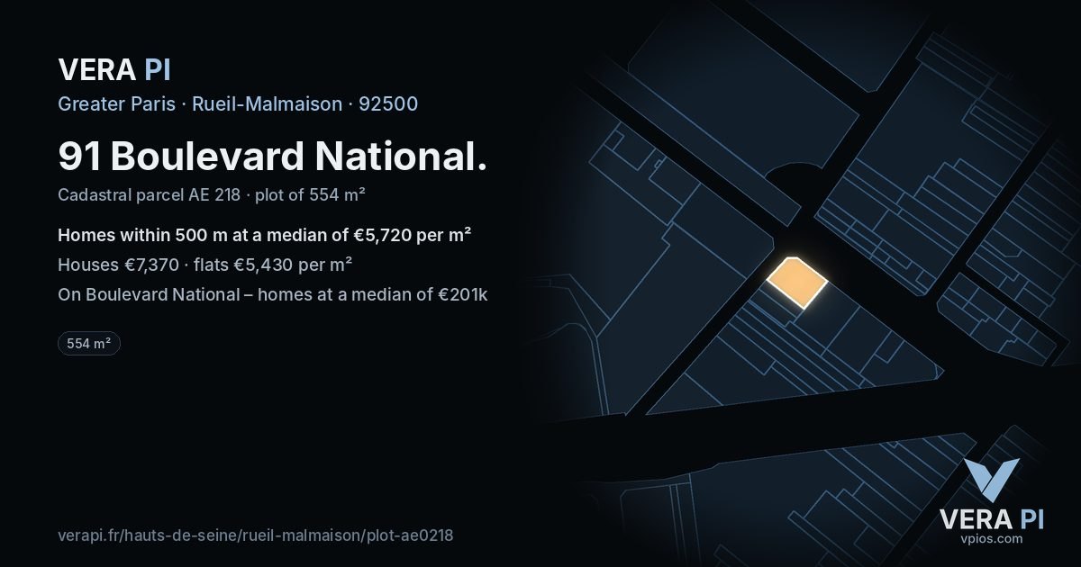 91 Boulevard National, Rueil-Malmaison at night – the plot lit, the parcels around coloured by the prices near them