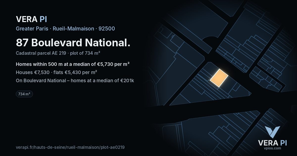 87 Boulevard National, Rueil-Malmaison at night – the plot lit, the parcels around coloured by the prices near them