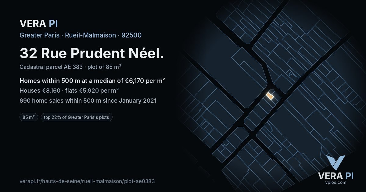 32 Rue Prudent Néel, Rueil-Malmaison at night – the plot lit, the parcels around coloured by the prices near them