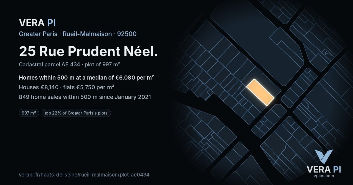 25 Rue Prudent Néel, Rueil-Malmaison at night – the plot lit, the parcels around coloured by the prices near them