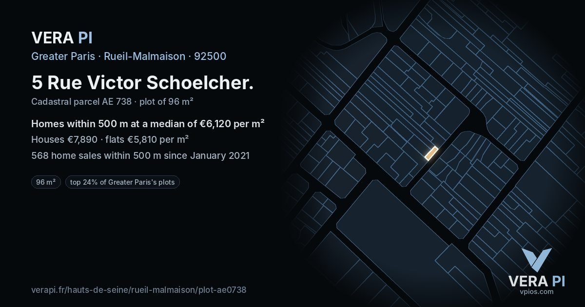 5 Rue Victor Schoelcher, Rueil-Malmaison at night – the plot lit, the parcels around coloured by the prices near them