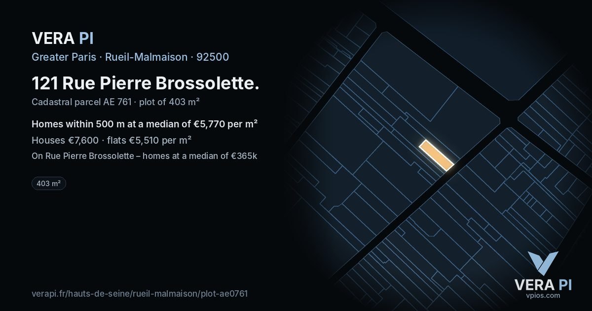 121 Rue Pierre Brossolette, Rueil-Malmaison at night – the plot lit, the parcels around coloured by the prices near them