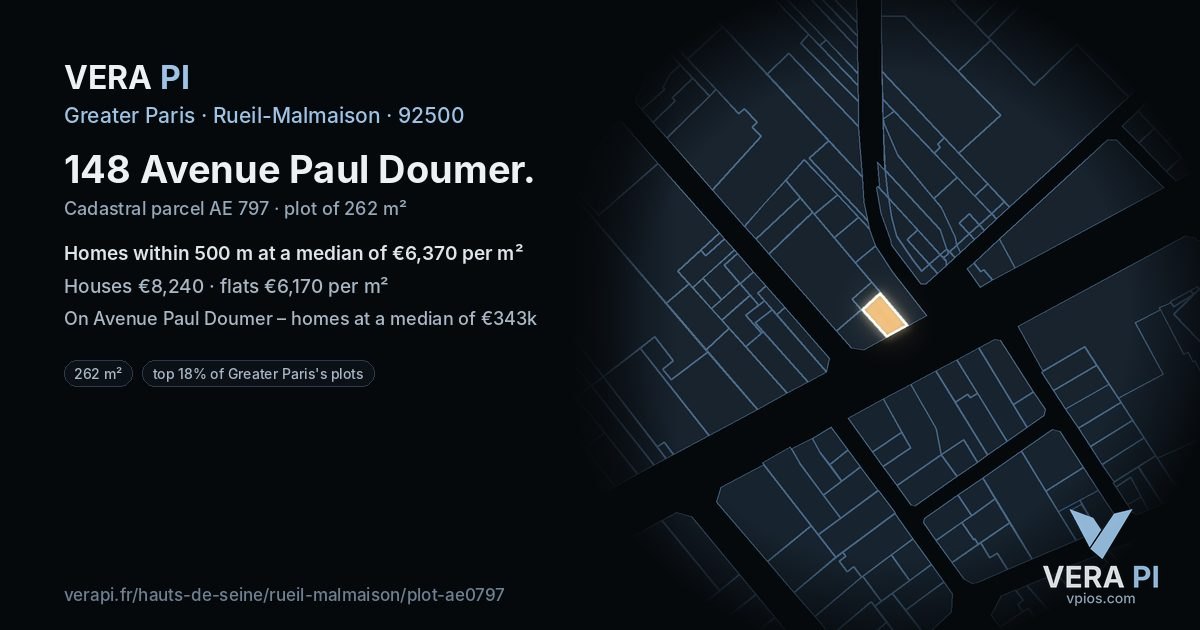 148 Avenue Paul Doumer, Rueil-Malmaison at night – the plot lit, the parcels around coloured by the prices near them