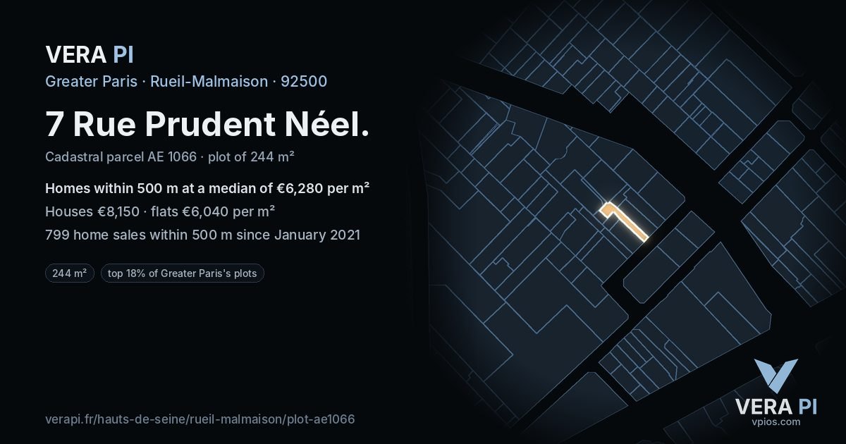 7 Rue Prudent Néel, Rueil-Malmaison at night – the plot lit, the parcels around coloured by the prices near them