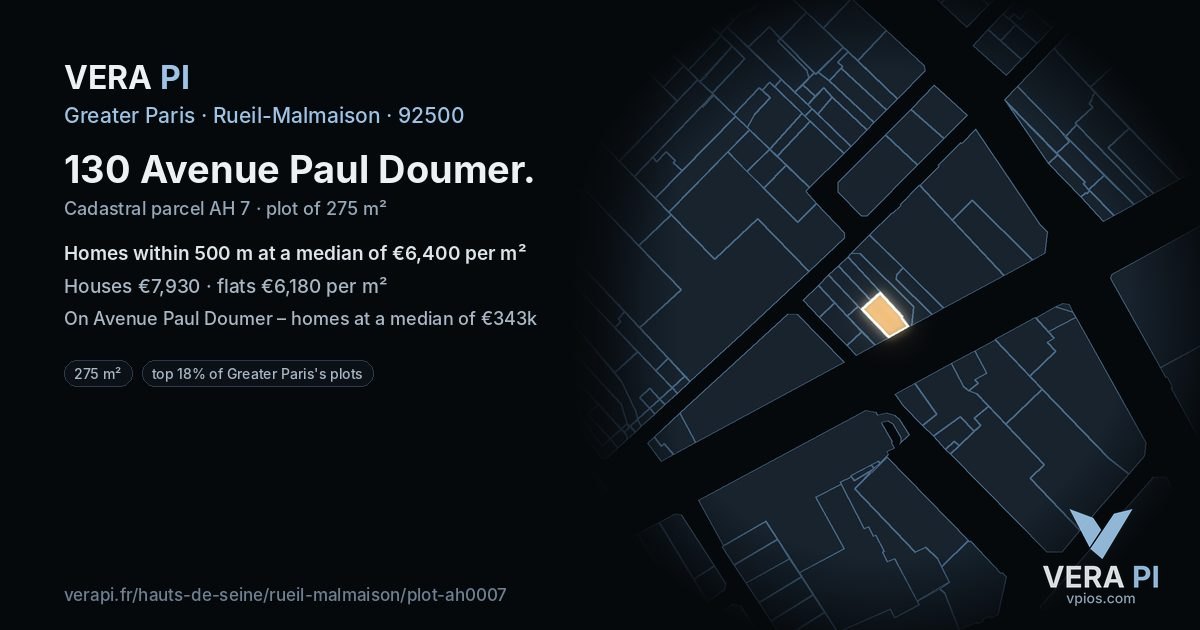 130 Avenue Paul Doumer, Rueil-Malmaison at night – the plot lit, the parcels around coloured by the prices near them