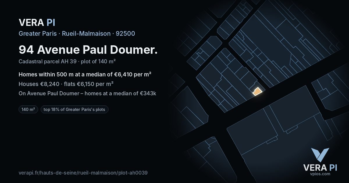 94 Avenue Paul Doumer, Rueil-Malmaison at night – the plot lit, the parcels around coloured by the prices near them