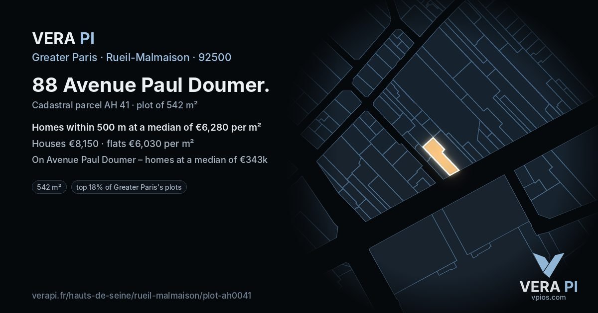 88 Avenue Paul Doumer, Rueil-Malmaison at night – the plot lit, the parcels around coloured by the prices near them