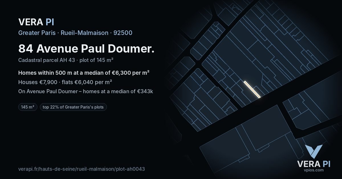 84 Avenue Paul Doumer, Rueil-Malmaison at night – the plot lit, the parcels around coloured by the prices near them