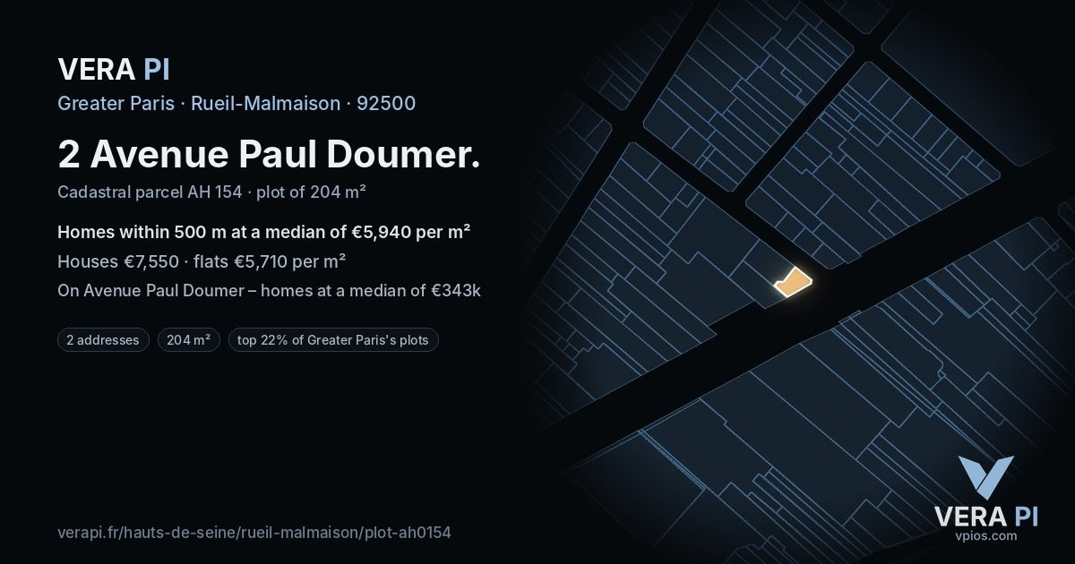 2 Avenue Paul Doumer, Rueil-Malmaison at night – the plot lit, the parcels around coloured by the prices near them