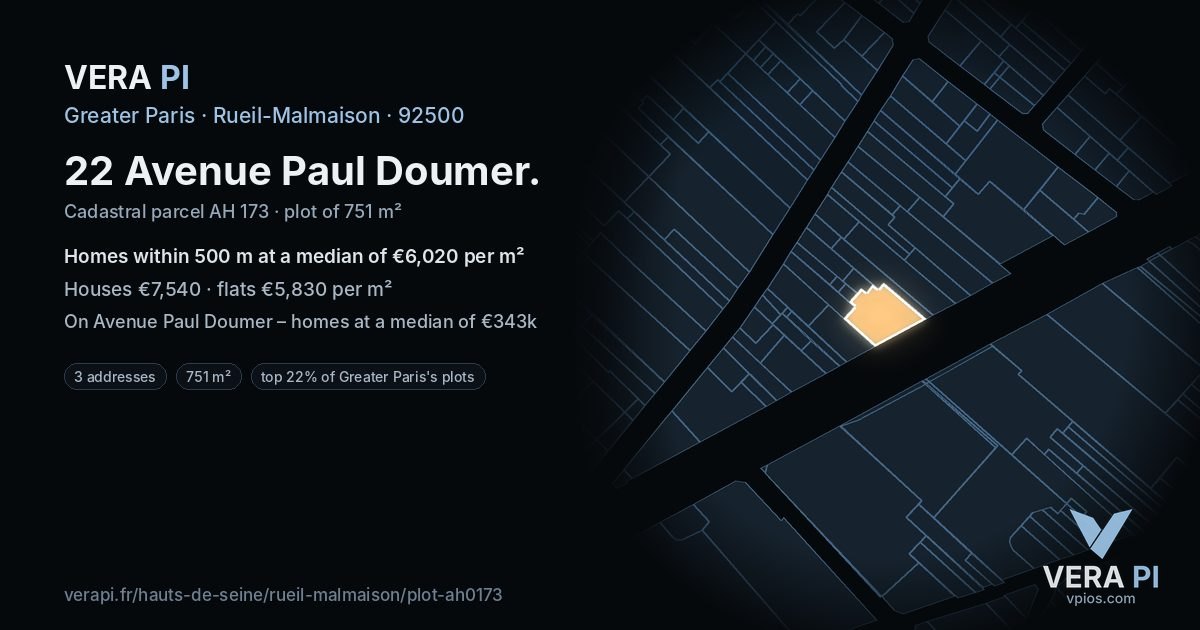 22 Avenue Paul Doumer, Rueil-Malmaison at night – the plot lit, the parcels around coloured by the prices near them