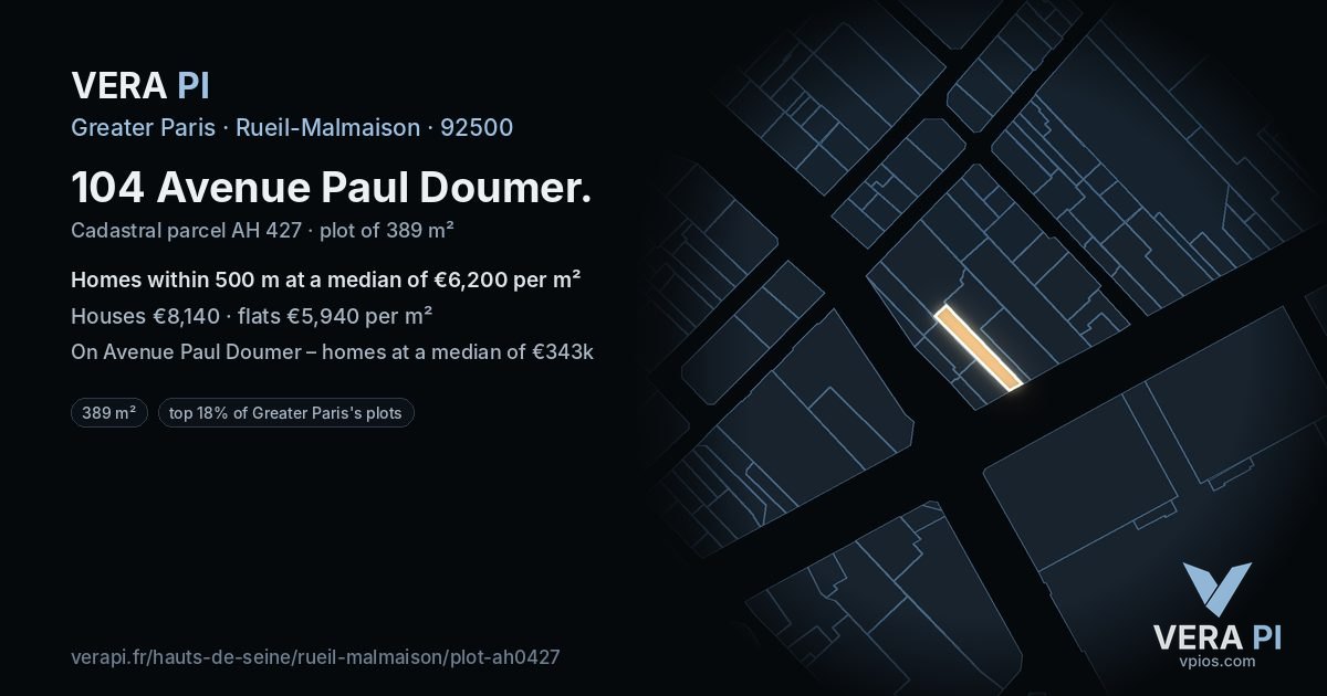 104 Avenue Paul Doumer, Rueil-Malmaison at night – the plot lit, the parcels around coloured by the prices near them