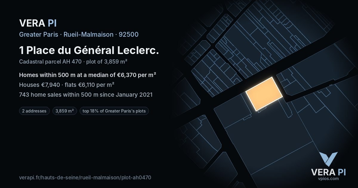 1 Place du Général Leclerc, Rueil-Malmaison at night – the plot lit, the parcels around coloured by the prices near them