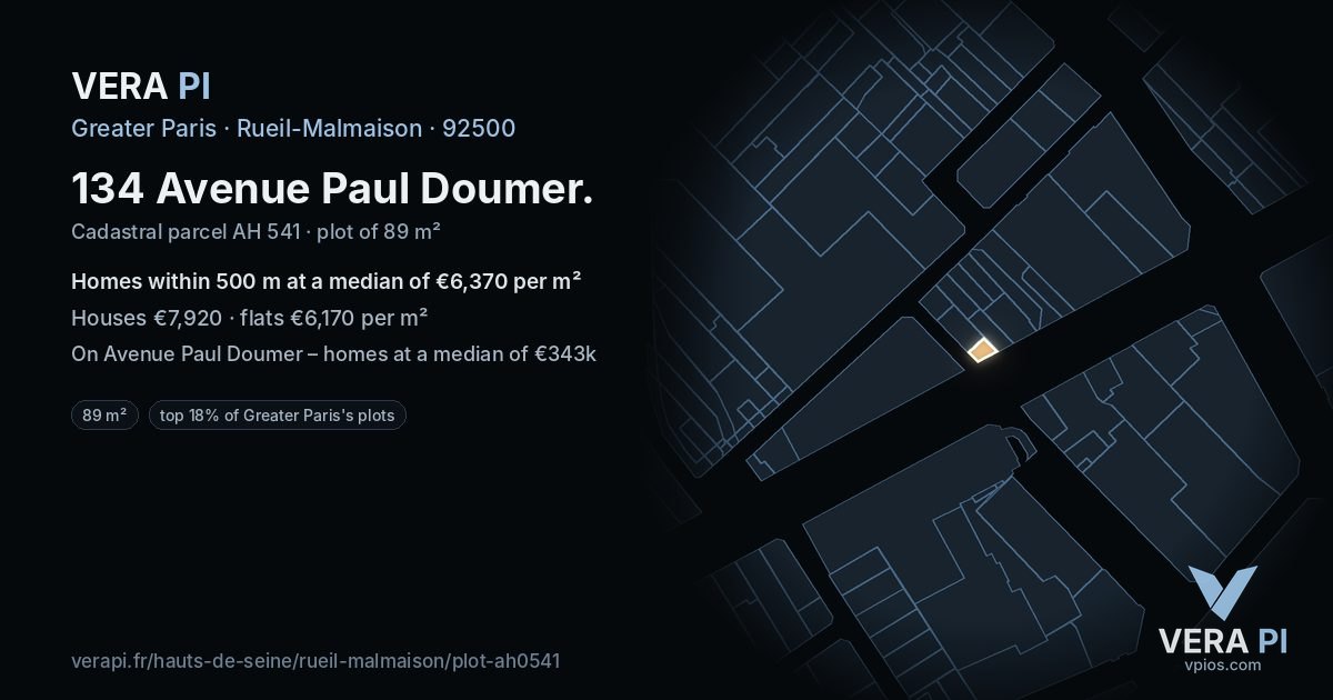 134 Avenue Paul Doumer, Rueil-Malmaison at night – the plot lit, the parcels around coloured by the prices near them