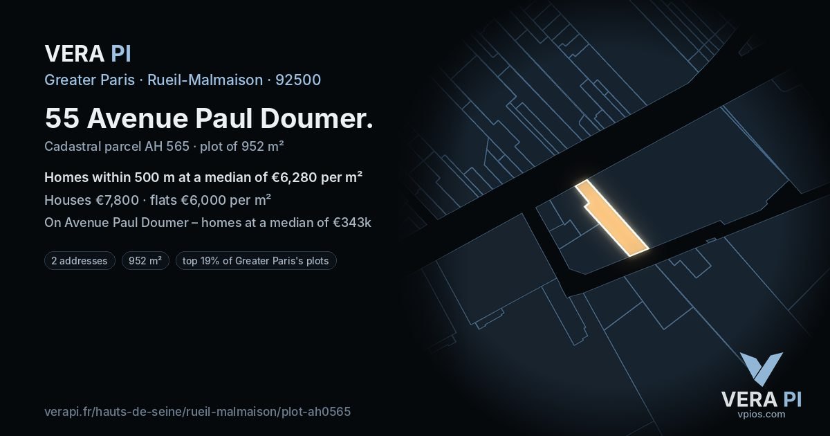 55 Avenue Paul Doumer, Rueil-Malmaison at night – the plot lit, the parcels around coloured by the prices near them