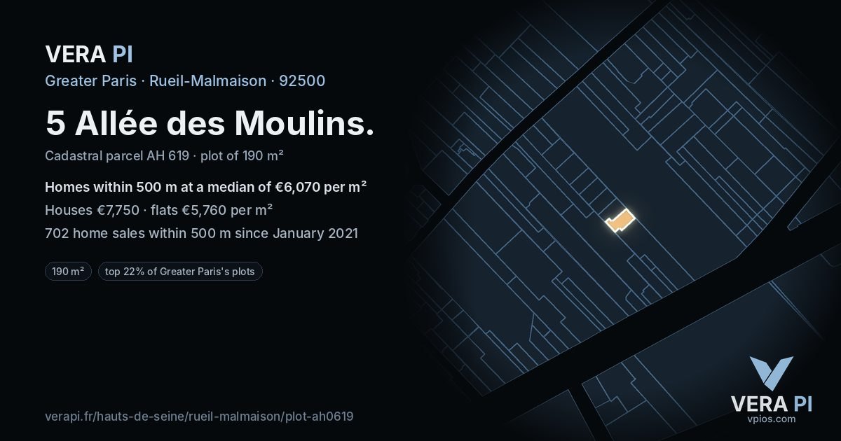 5 Allée des Moulins, Rueil-Malmaison at night – the plot lit, the parcels around coloured by the prices near them