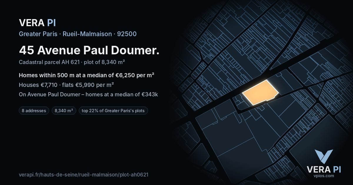 45 Avenue Paul Doumer, Rueil-Malmaison at night – the plot lit, the parcels around coloured by the prices near them