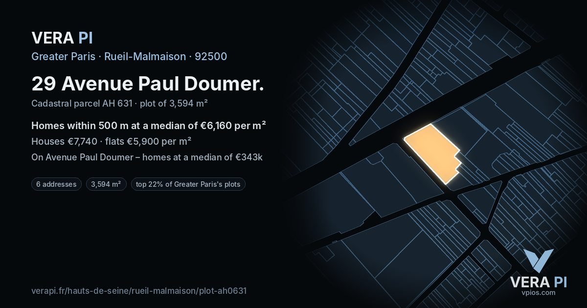29 Avenue Paul Doumer, Rueil-Malmaison at night – the plot lit, the parcels around coloured by the prices near them