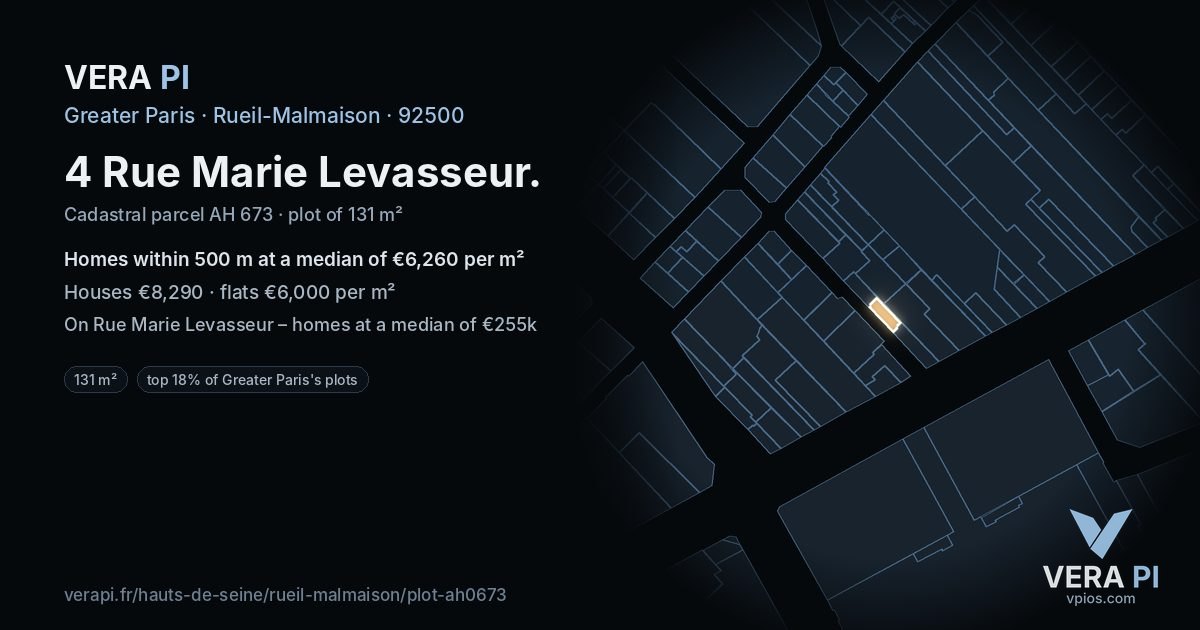 4 Rue Marie Levasseur, Rueil-Malmaison at night – the plot lit, the parcels around coloured by the prices near them