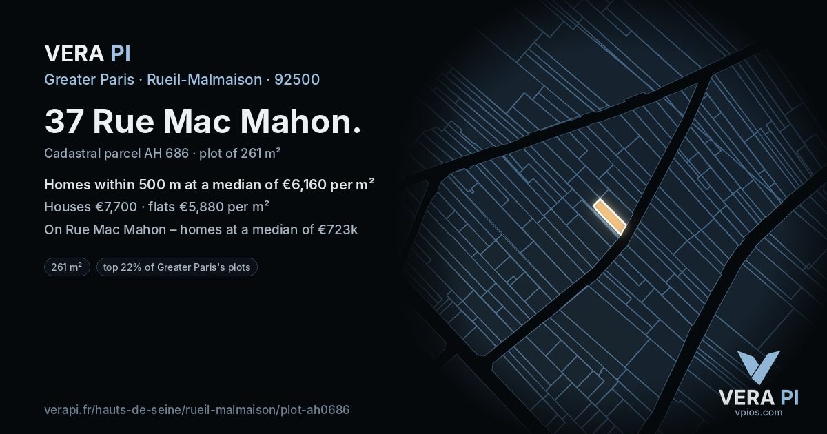 37 Rue Mac Mahon, Rueil-Malmaison at night – the plot lit, the parcels around coloured by the prices near them