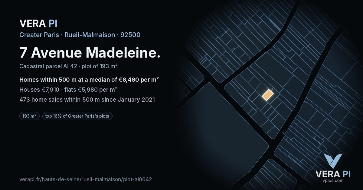 7 Avenue Madeleine, Rueil-Malmaison at night – the plot lit, the parcels around coloured by the prices near them