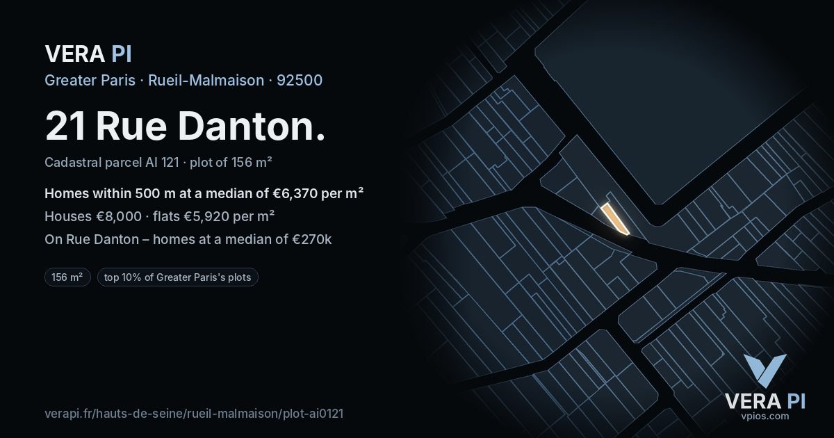 21 Rue Danton, Rueil-Malmaison at night – the plot lit, the parcels around coloured by the prices near them