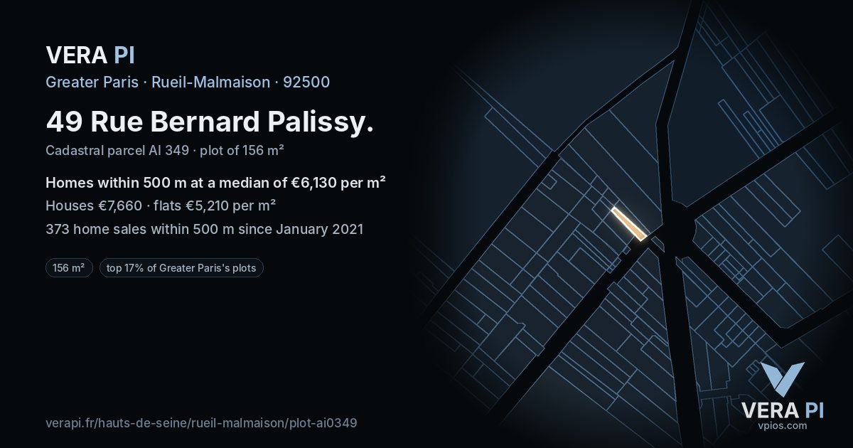 49 Rue Bernard Palissy, Rueil-Malmaison at night – the plot lit, the parcels around coloured by the prices near them