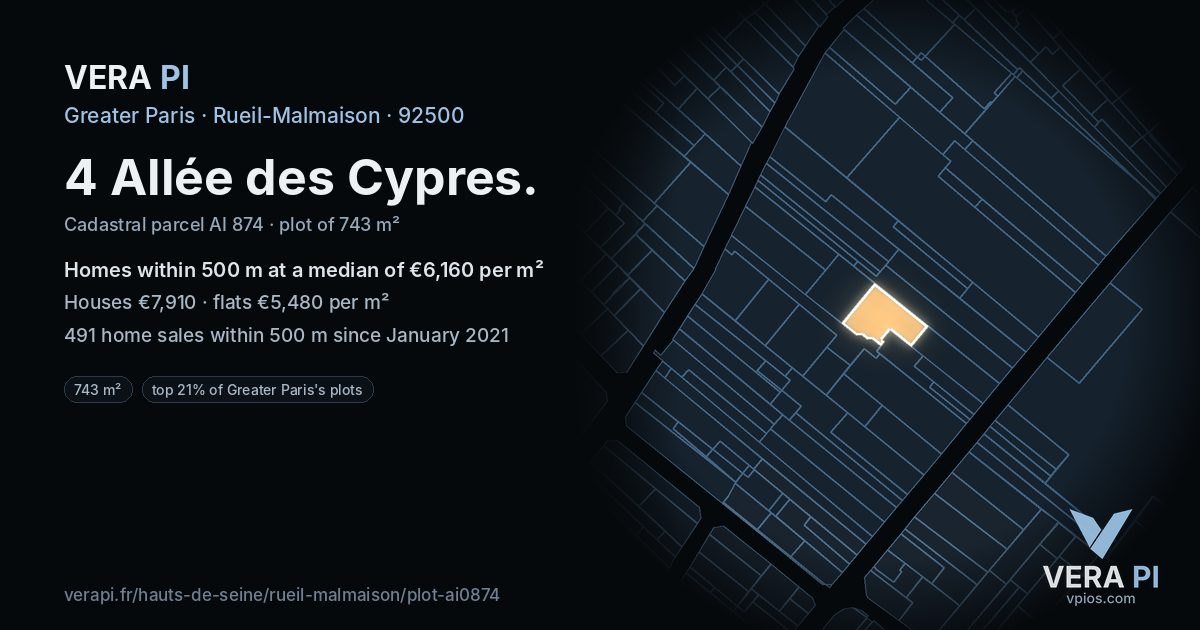 4 Allée des Cypres, Rueil-Malmaison at night – the plot lit, the parcels around coloured by the prices near them