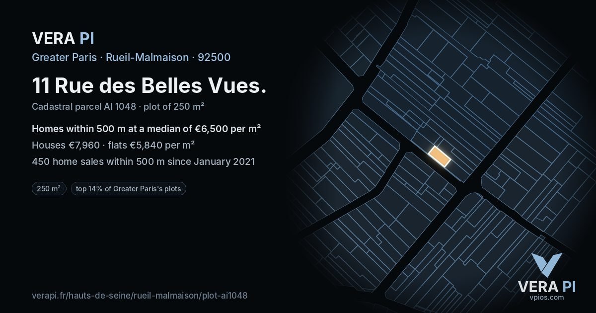 11 Rue des Belles Vues, Rueil-Malmaison at night – the plot lit, the parcels around coloured by the prices near them