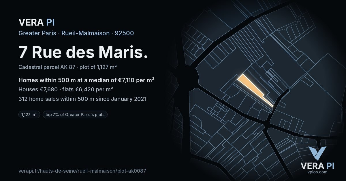 7 Rue des Maris, Rueil-Malmaison at night – the plot lit, the parcels around coloured by the prices near them
