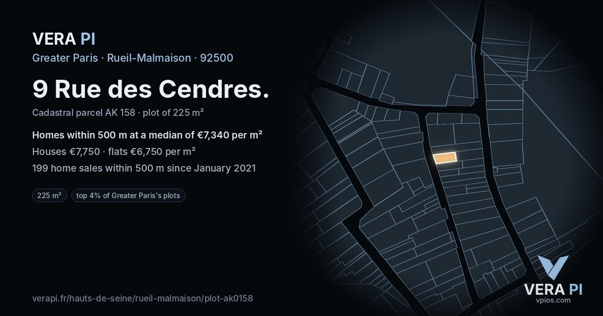 9 Rue des Cendres, Rueil-Malmaison at night – the plot lit, the parcels around coloured by the prices near them