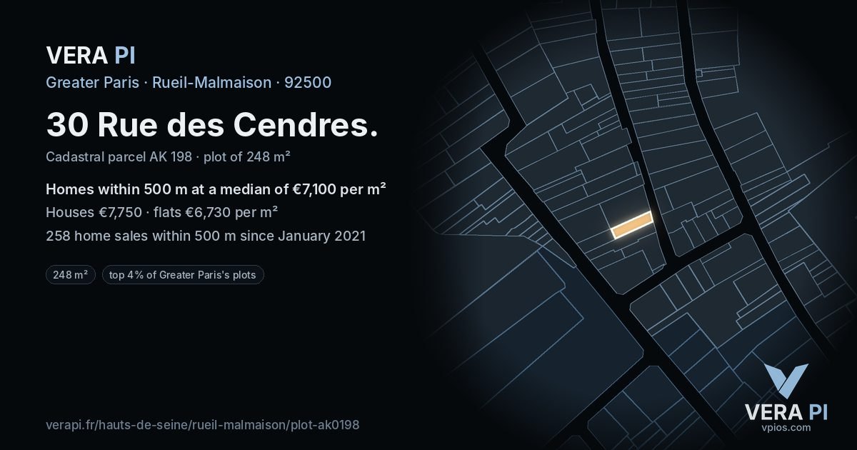 30 Rue des Cendres, Rueil-Malmaison at night – the plot lit, the parcels around coloured by the prices near them