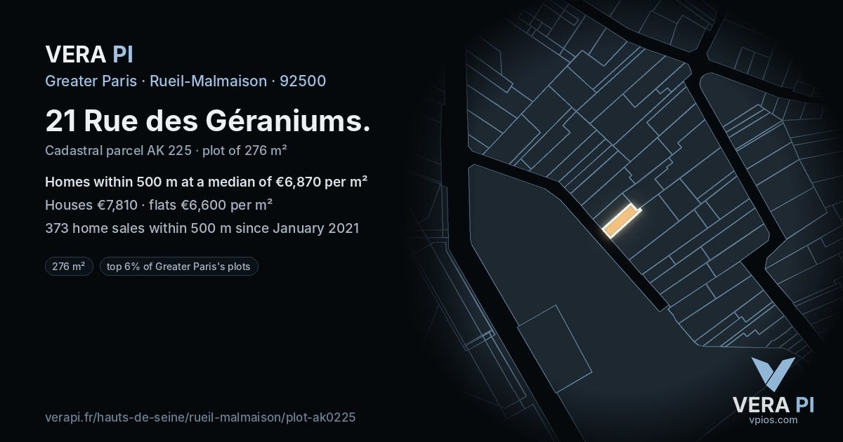21 Rue des Géraniums, Rueil-Malmaison at night – the plot lit, the parcels around coloured by the prices near them