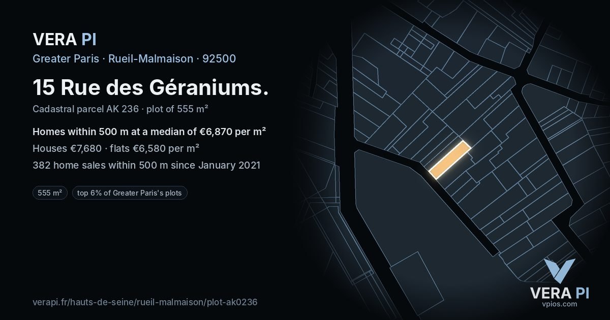 15 Rue des Géraniums, Rueil-Malmaison at night – the plot lit, the parcels around coloured by the prices near them