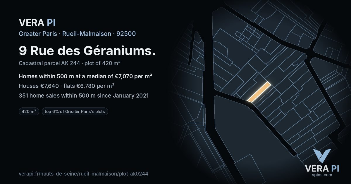9 Rue des Géraniums, Rueil-Malmaison at night – the plot lit, the parcels around coloured by the prices near them