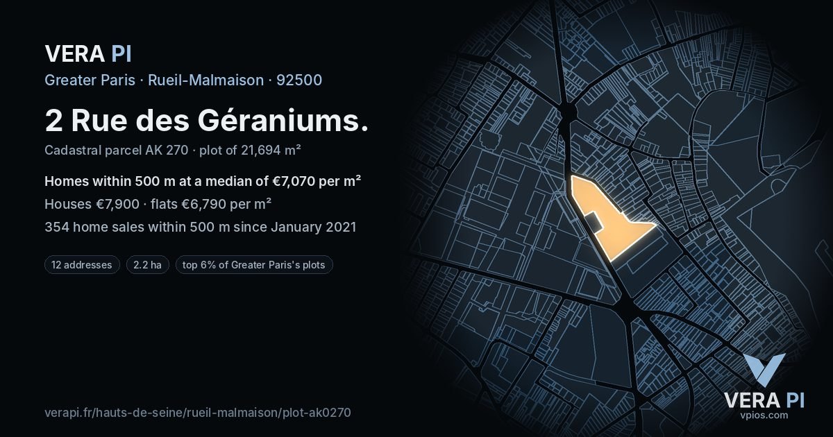 2 Rue des Géraniums, Rueil-Malmaison at night – the plot lit, the parcels around coloured by the prices near them