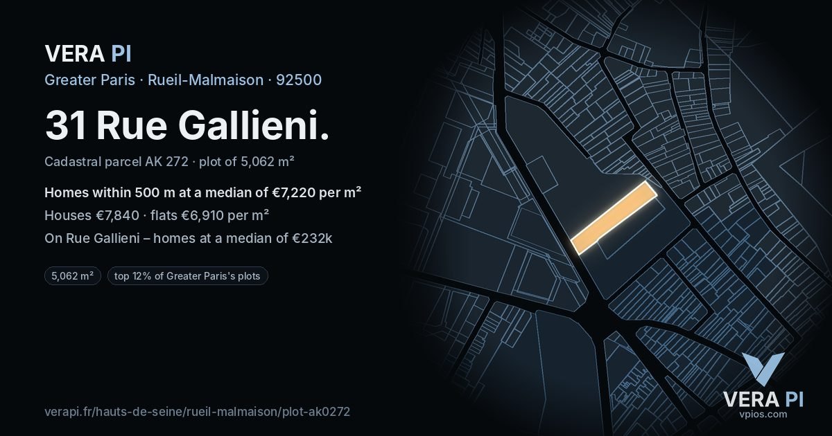 31 Rue Gallieni, Rueil-Malmaison at night – the plot lit, the parcels around coloured by the prices near them