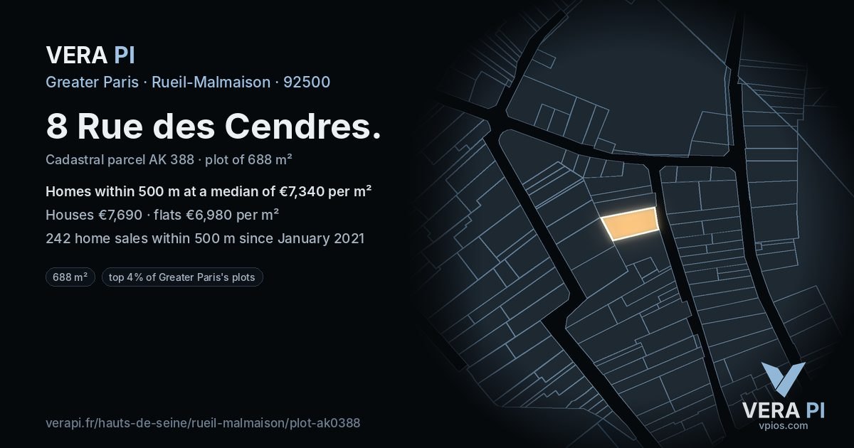 8 Rue des Cendres, Rueil-Malmaison at night – the plot lit, the parcels around coloured by the prices near them