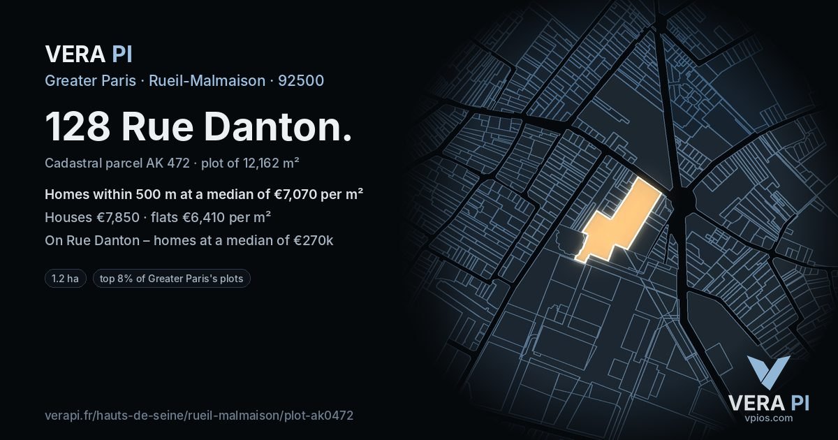 128 Rue Danton, Rueil-Malmaison at night – the plot lit, the parcels around coloured by the prices near them