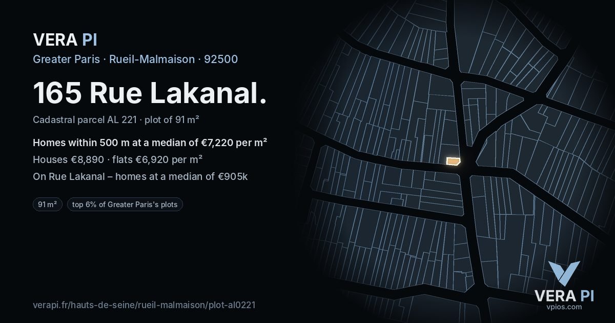 165 Rue Lakanal, Rueil-Malmaison at night – the plot lit, the parcels around coloured by the prices near them