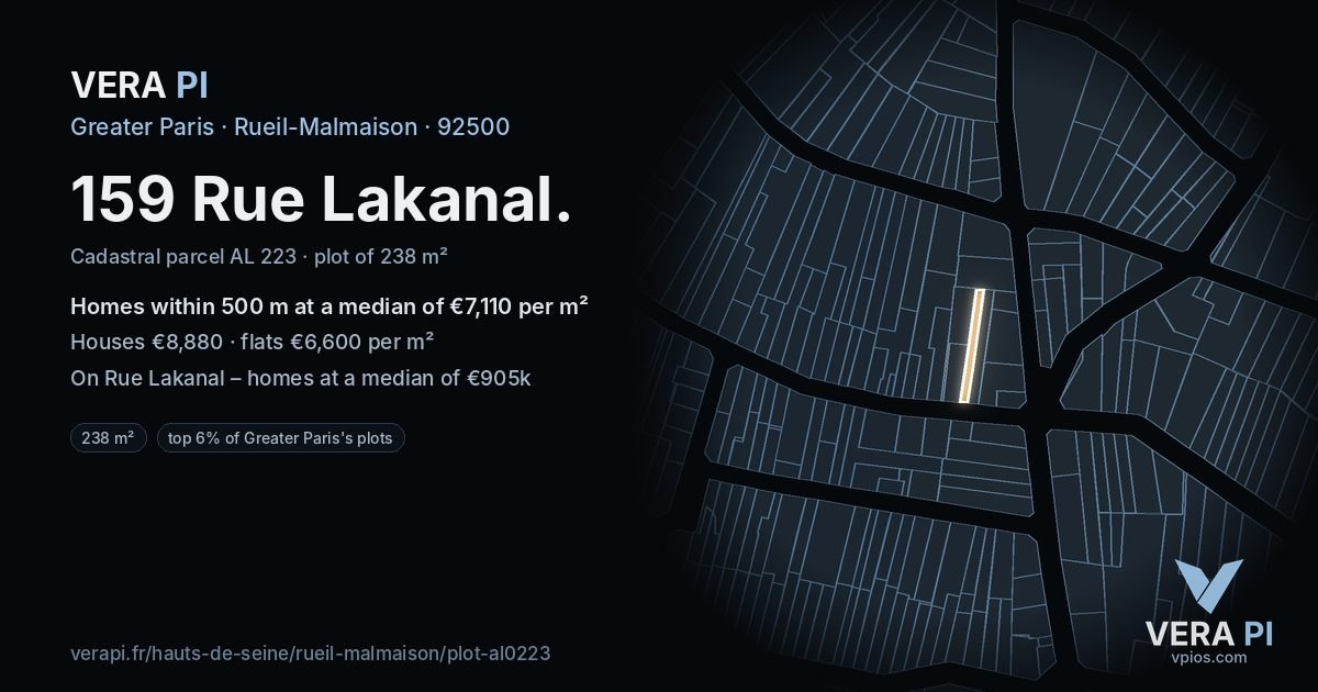 159 Rue Lakanal, Rueil-Malmaison at night – the plot lit, the parcels around coloured by the prices near them